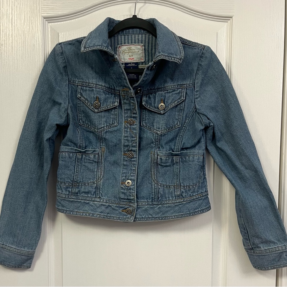Vintage BUM Denim Cropped Jacket with Pockets and Button Closure Ladies Small